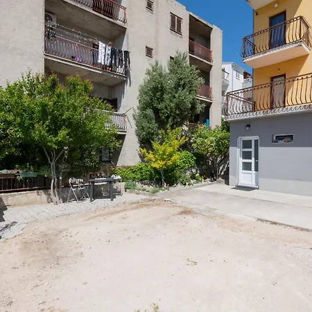 Apartment With Parking *
